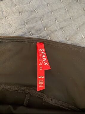 SPANX Black Leggings with Red Tag M/M